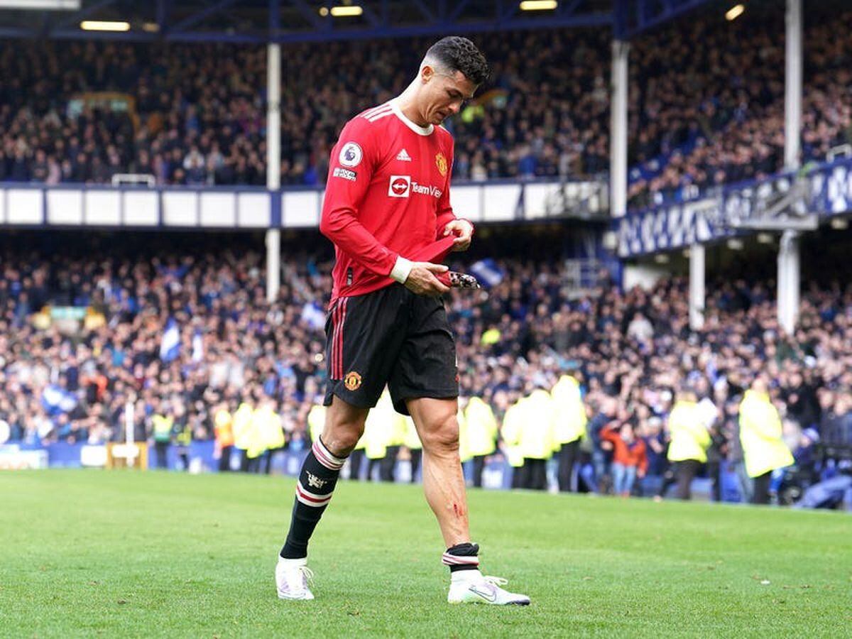 Cristiano Ronaldo says sorry following incident after Man Utd’s loss at Everton
