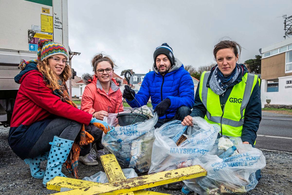 Groups team up for coastal clean | Guernsey Press