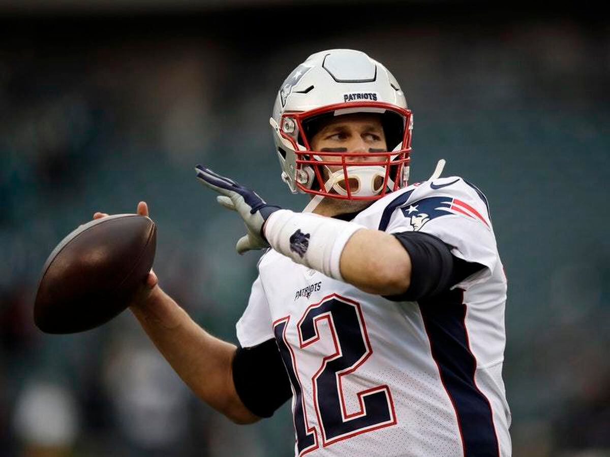 Back On The Field, Brady Leads Patriots 33-13 Against Cleveland