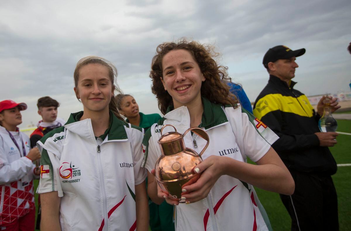 Team Guernsey water carriers. Left to right: Emma Sykes and Oriana Wheeler. (Picture By Peter Frankland, 25160224)
