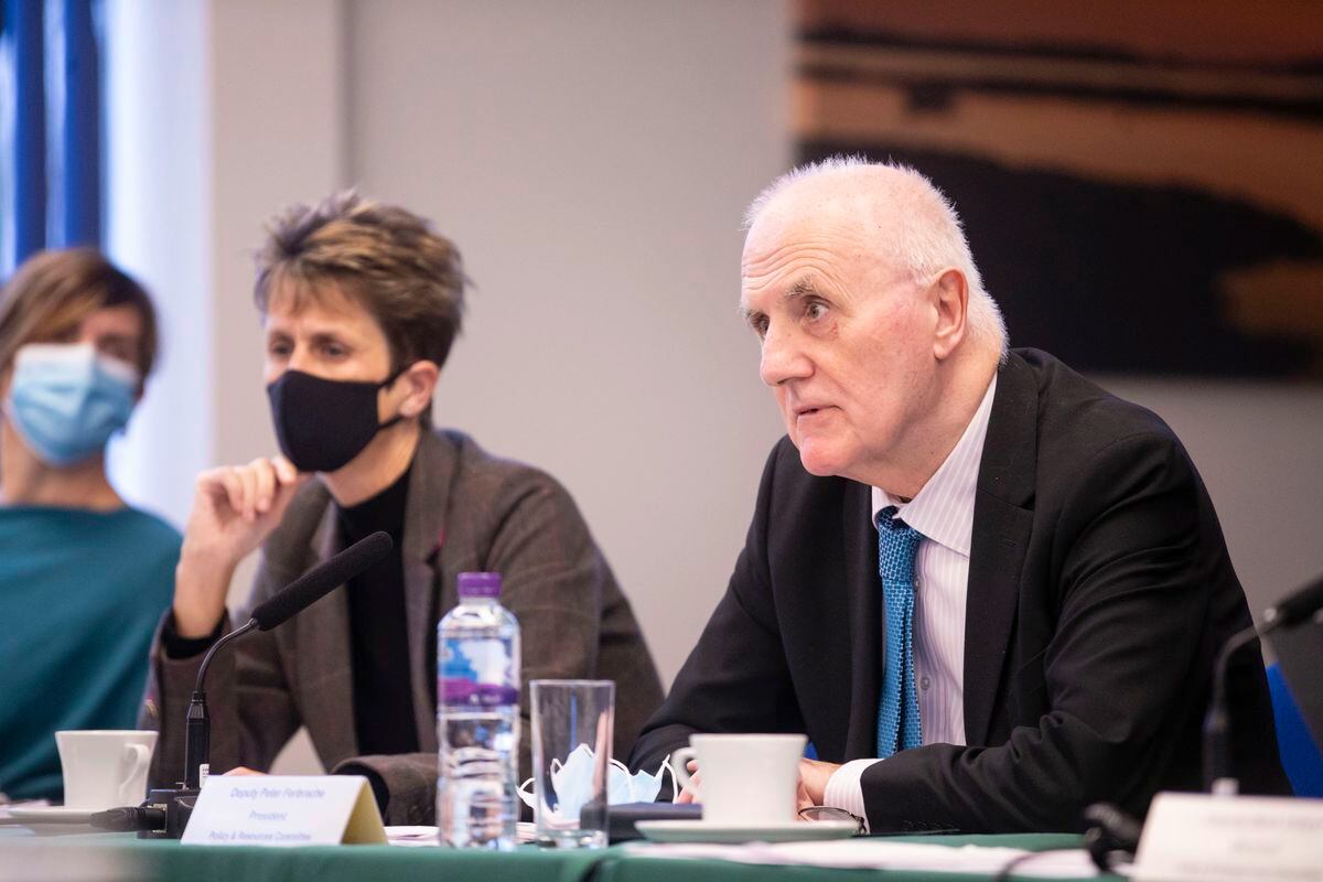 Deputy Heidi Soulsby and Deputy Peter Ferbrache at this week’s Scrutiny management committee hearing. (Picture by Peter Frankland, 30383371)