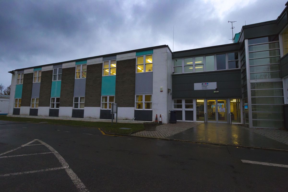 .Guernsey College of Further Education's Les Ozouets Campus has been strongly criticised by inspectors.