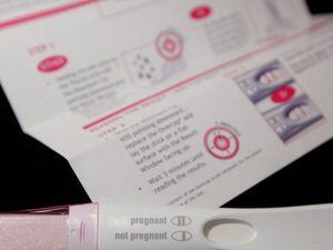 A pregnancy test and its instructions (31111297)