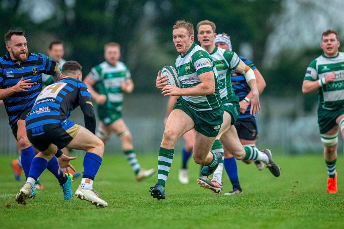 Raiders centre Ciaran McGann in full flight against Dings. (Picture by Martin Gray, 30389237)