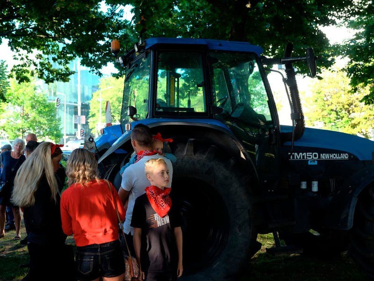 Dutch farmers take tractors to anti-government protest