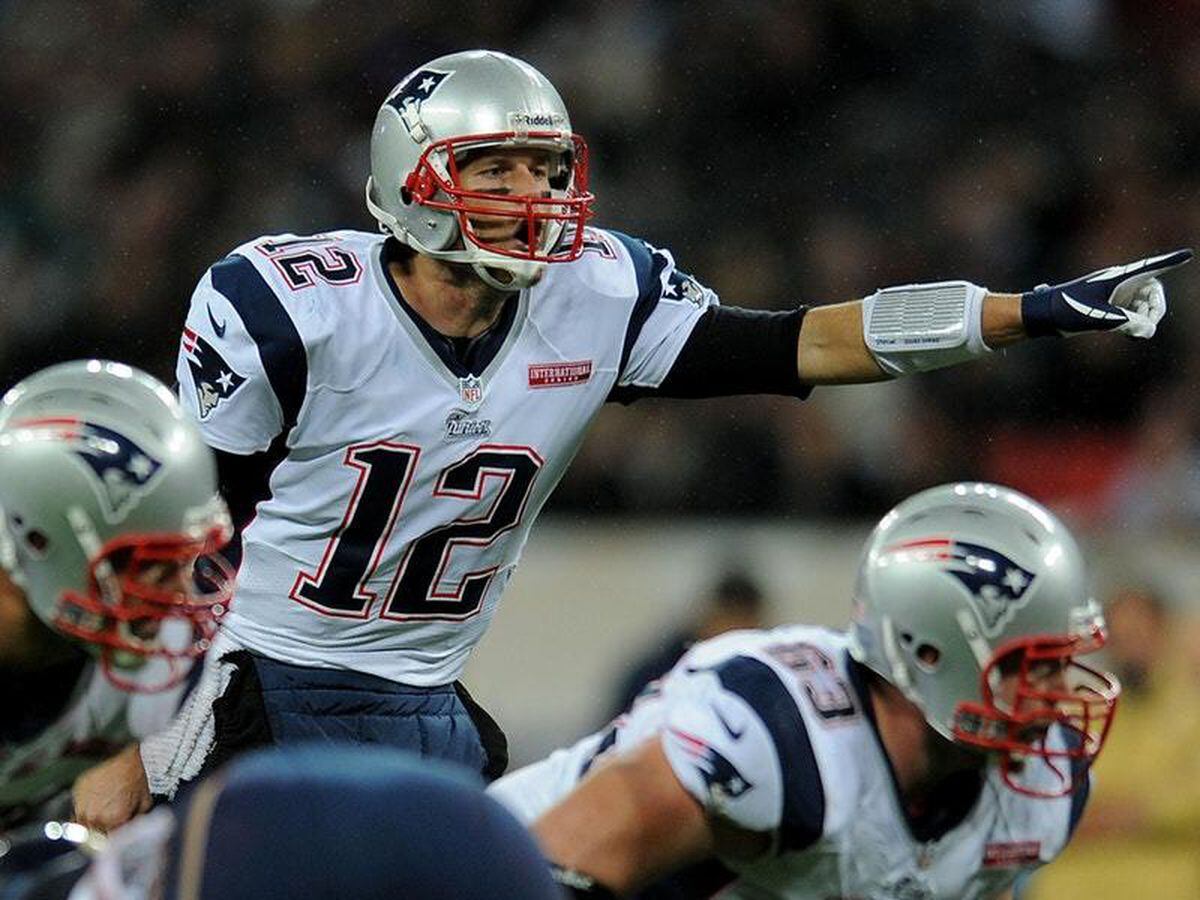 Tom Brady having hard time adjusting to new helmet: 'I don't really love  that one that I'm in'