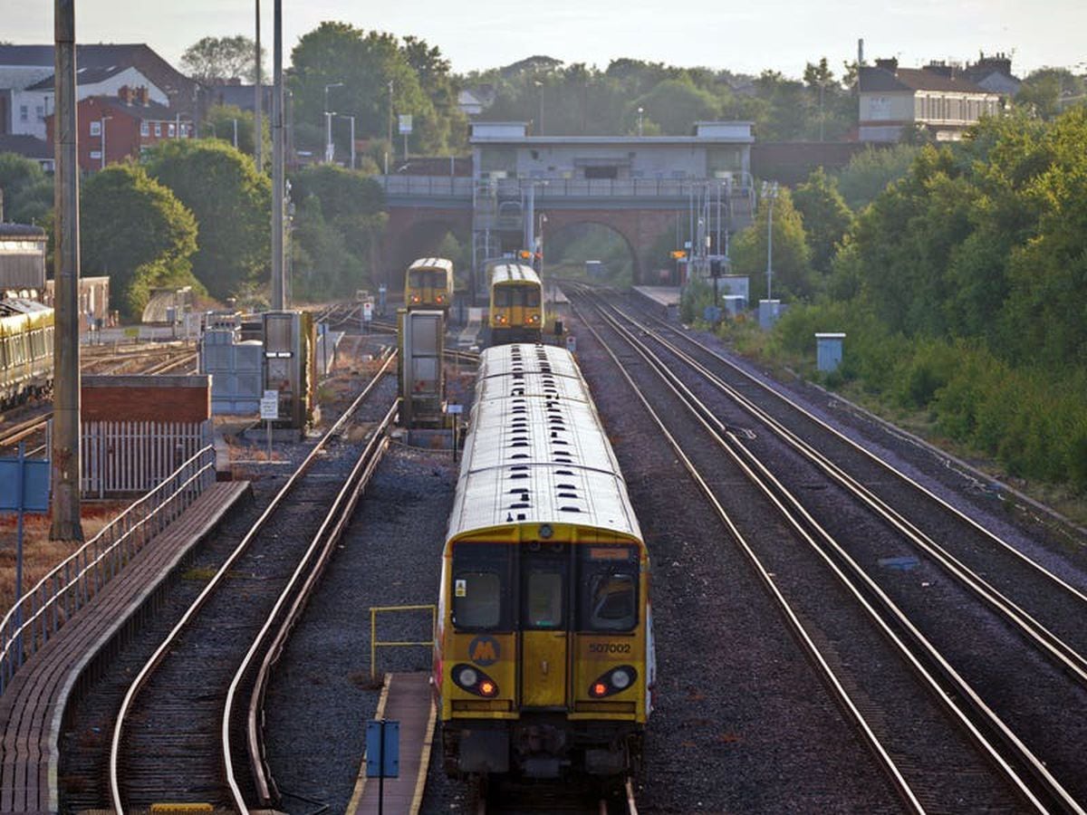 TSSA union members accept pay offer at Merseyrail