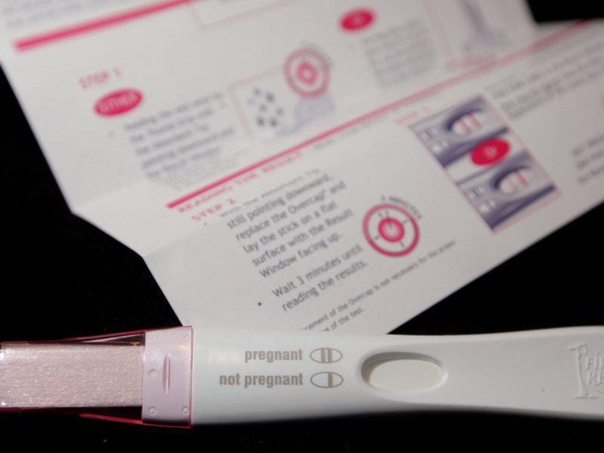 A pregnancy test and its instructions (31111297)