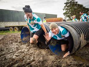 Picture by Sophie Rabey.  28-11-21.   Muddy Cow 5k Fun Run (behind La Grande Mare over Rob Waters’ farmland) raising money for local charities Men’s Shed Guernsey, Male Uprising Guernsey and the Priaulx Premature Baby Foundation.
Jayne Packham and Mark Edmonds (30247908)