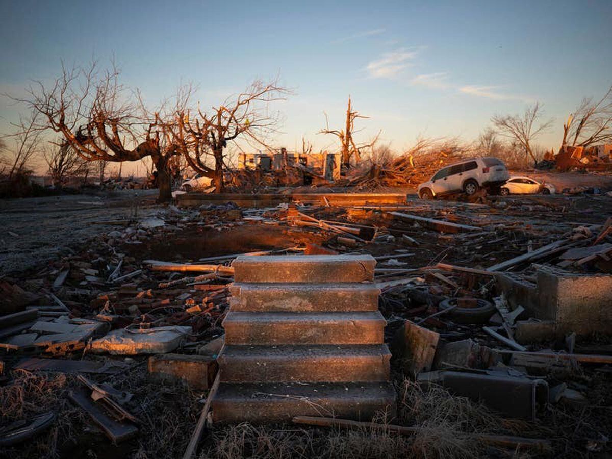 Thousands Without Heat Or Water After Tornadoes Kill Dozens In US ...