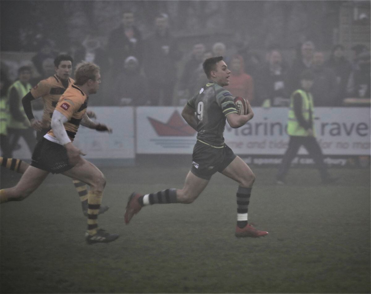 Raiders scrum-half Charlie Simmonds making a break against Canterbury on Saturday. (Picture by Mike Marshall, 30326331)