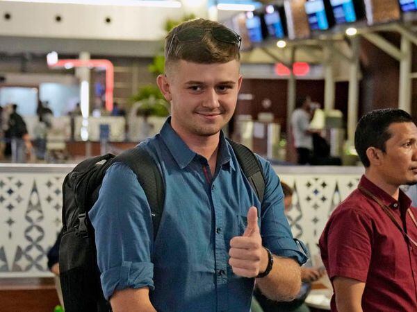 Indonesia deports Australian surfer who apologised for drunken rampage