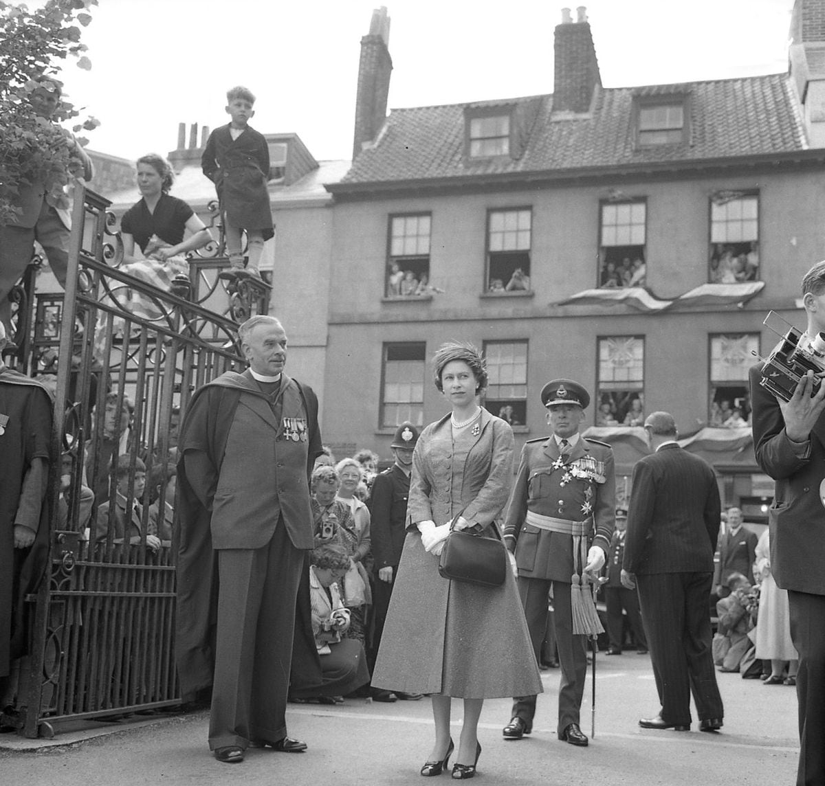 The Queen pictured in Guernsey in 1957. (31248283)