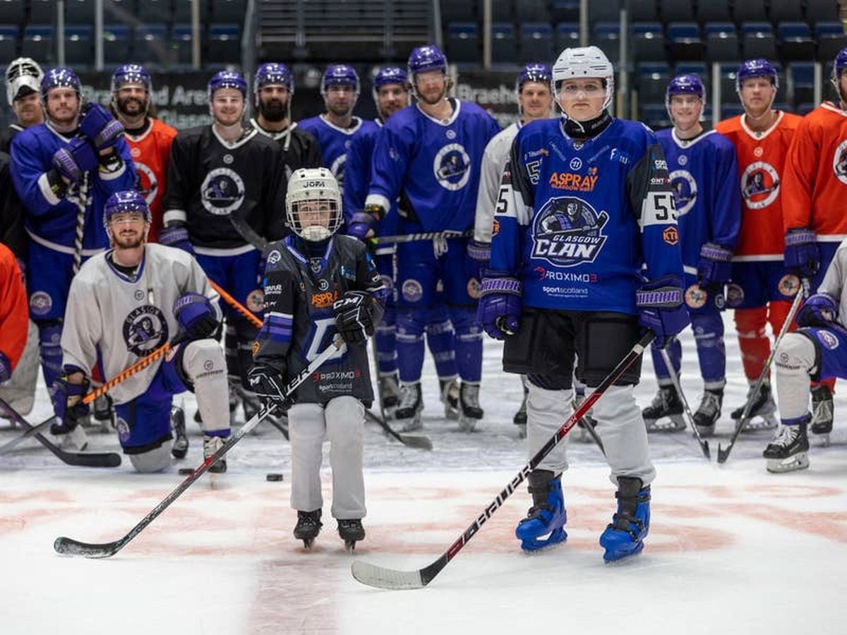 Young Ukrainian ice hockey fans train with Glasgow Clan