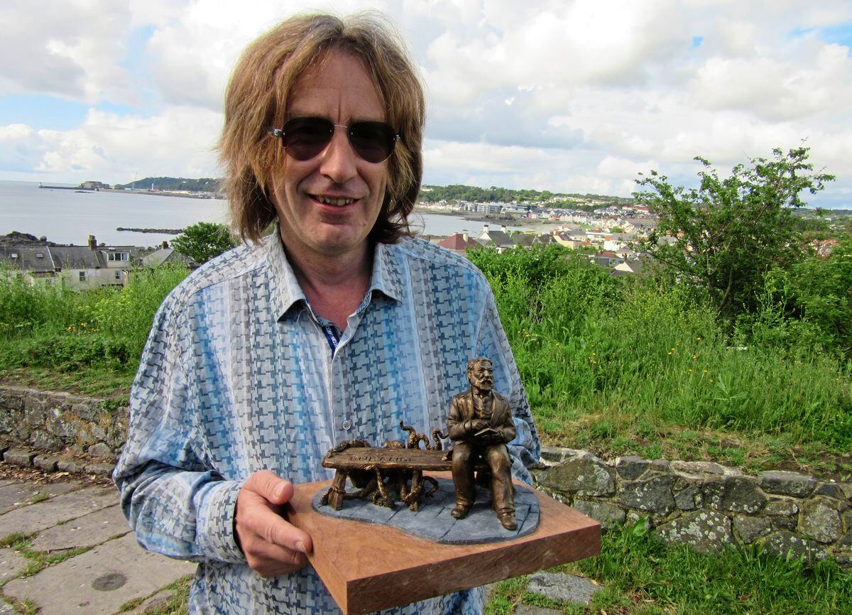 Local artist Mark Cook with a model of the sculpture of Victor Hugo which it is hoped will be turned into a statue near the Town Church. A remodelling has reduced the cost, but more money is needed.                                           (Picture by Shaun Shackleton, 22269451)