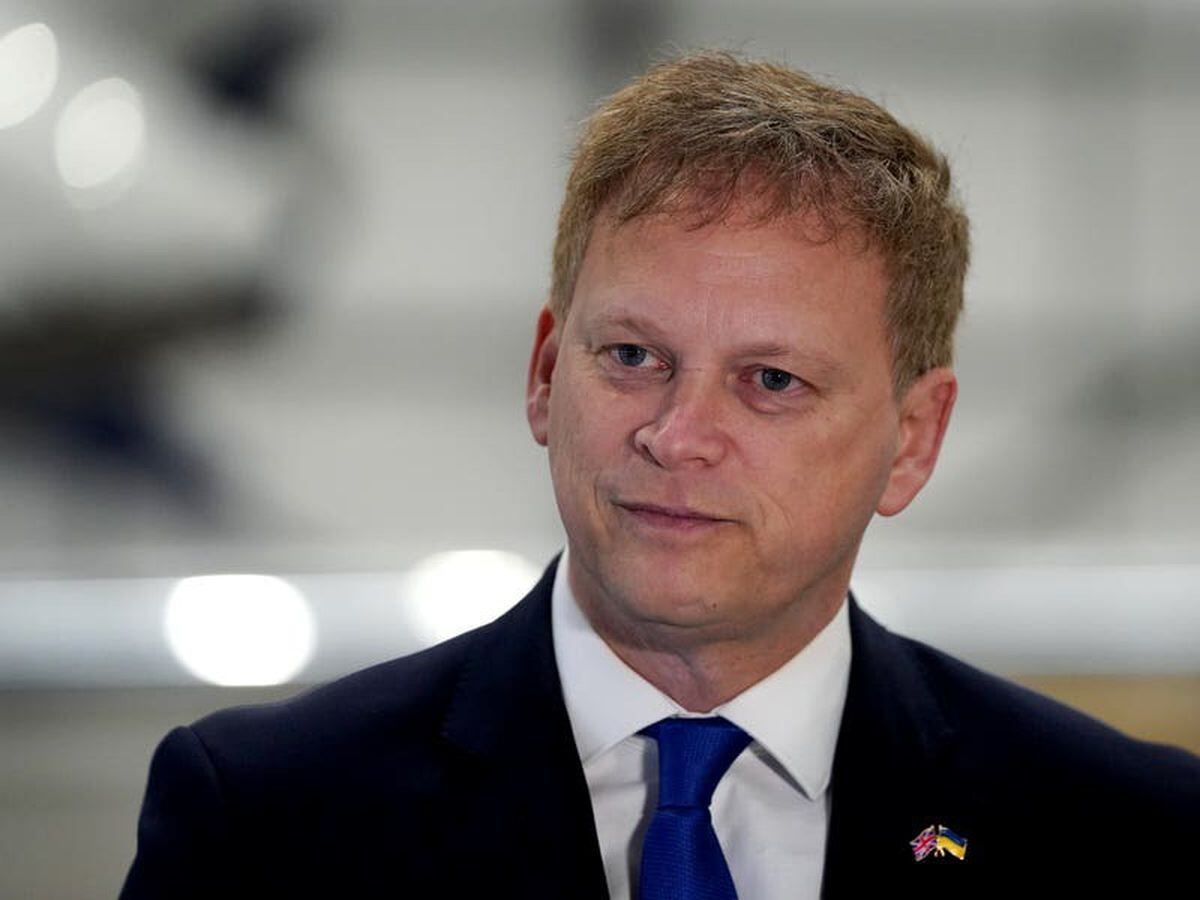 Grant Shapps urges airlines to ‘get reliability back’