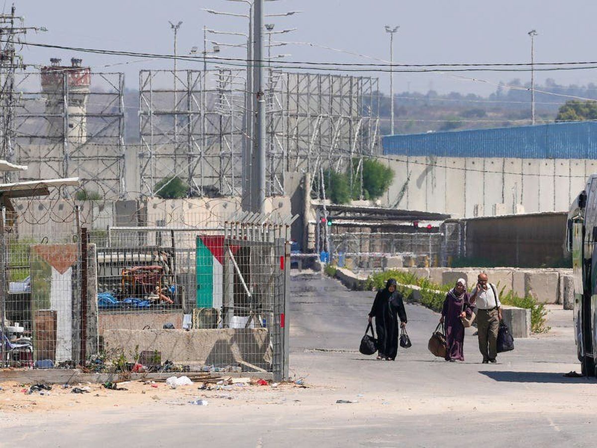 Israel shuts down main crossing with Gaza after violence at border
