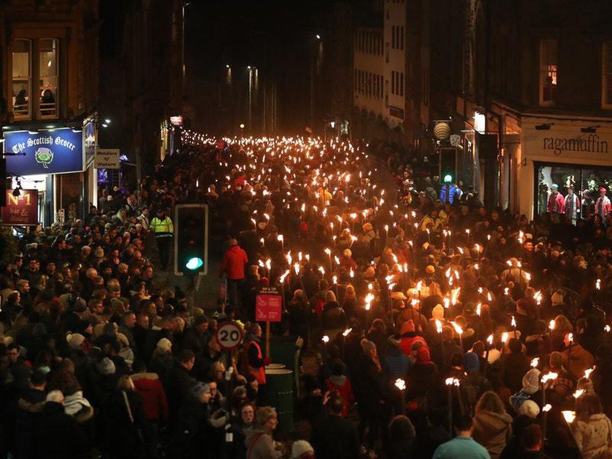 2024 celebrations continue with London's New Year's Day Parade and Loony  Dook in Scotland, UK News