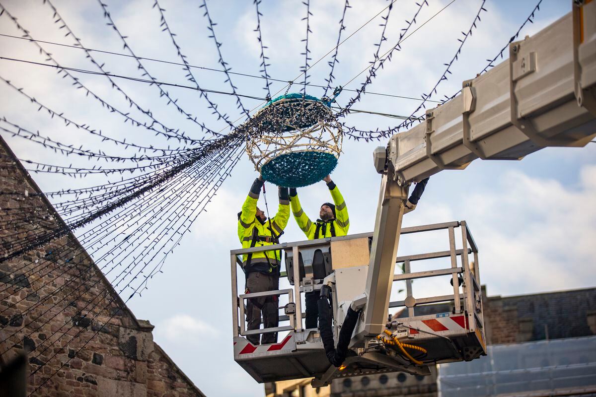 Town’s Christmas lights get taken down Guernsey Press