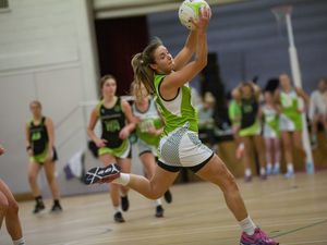Picture by Sophie Rabey.  04/10/22.   Netball Action at Grammar School - Premier Division Rezzers Black v Specsavers B.. (31336161)