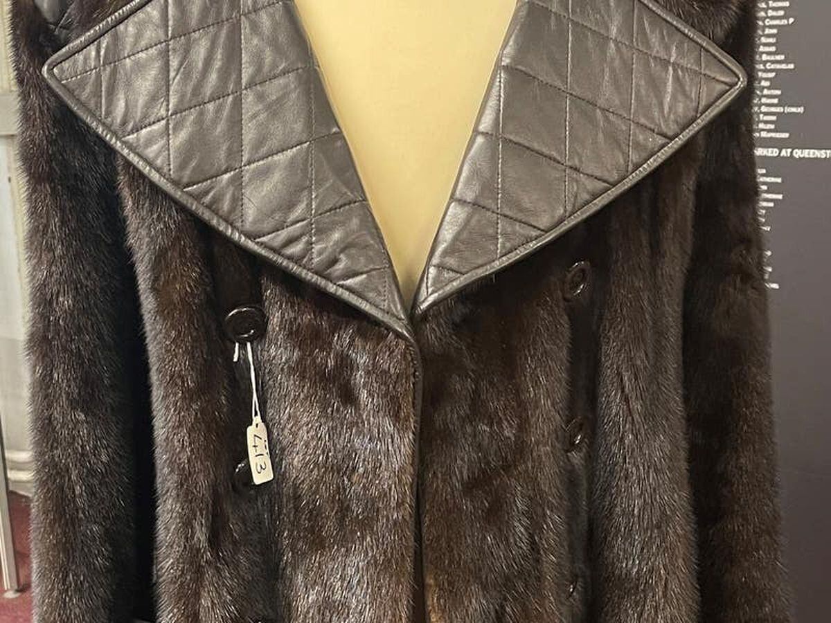 Elvis’s mink coat sells for more than £100,000 | Guernsey Press