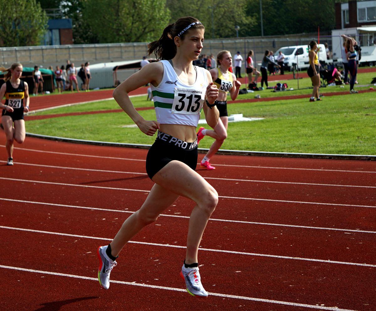 Above: Kate Bain completed an under-20 double of 400m and 800m gold.(32118606)
