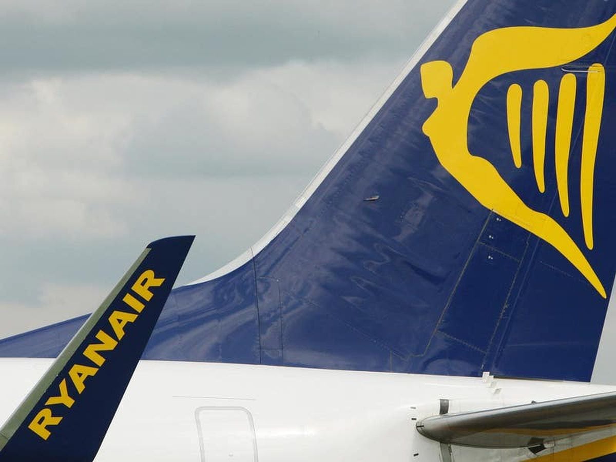 Hungary fines Ryanair for raising ticket prices to cope with Covid recovery tax