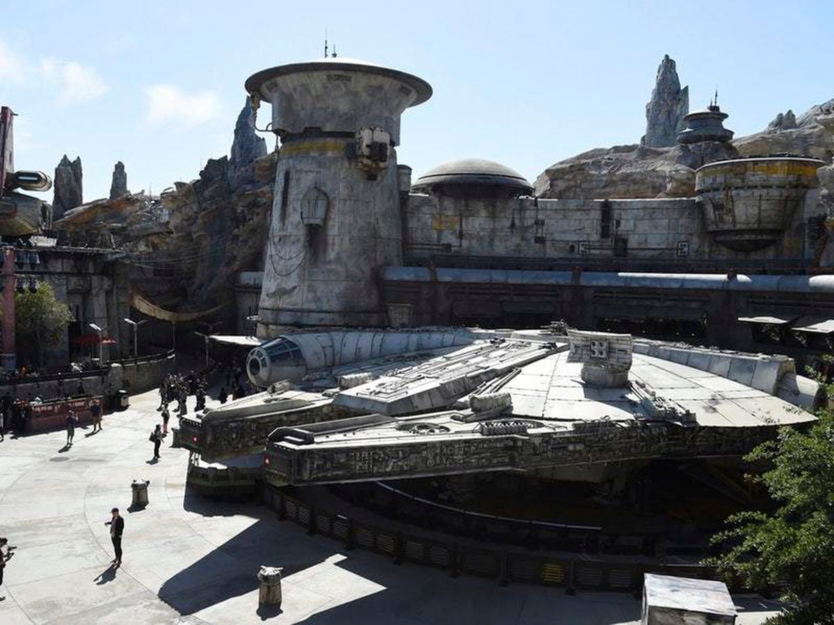 Disney offers glimpse inside new Star Wars theme park attraction ...