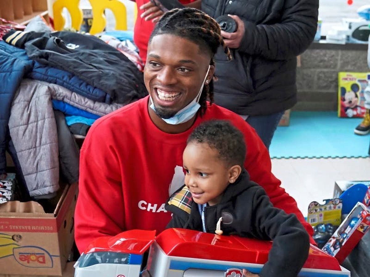 Bills Mafia pays tribute to Lamar Jackson with donations to charity