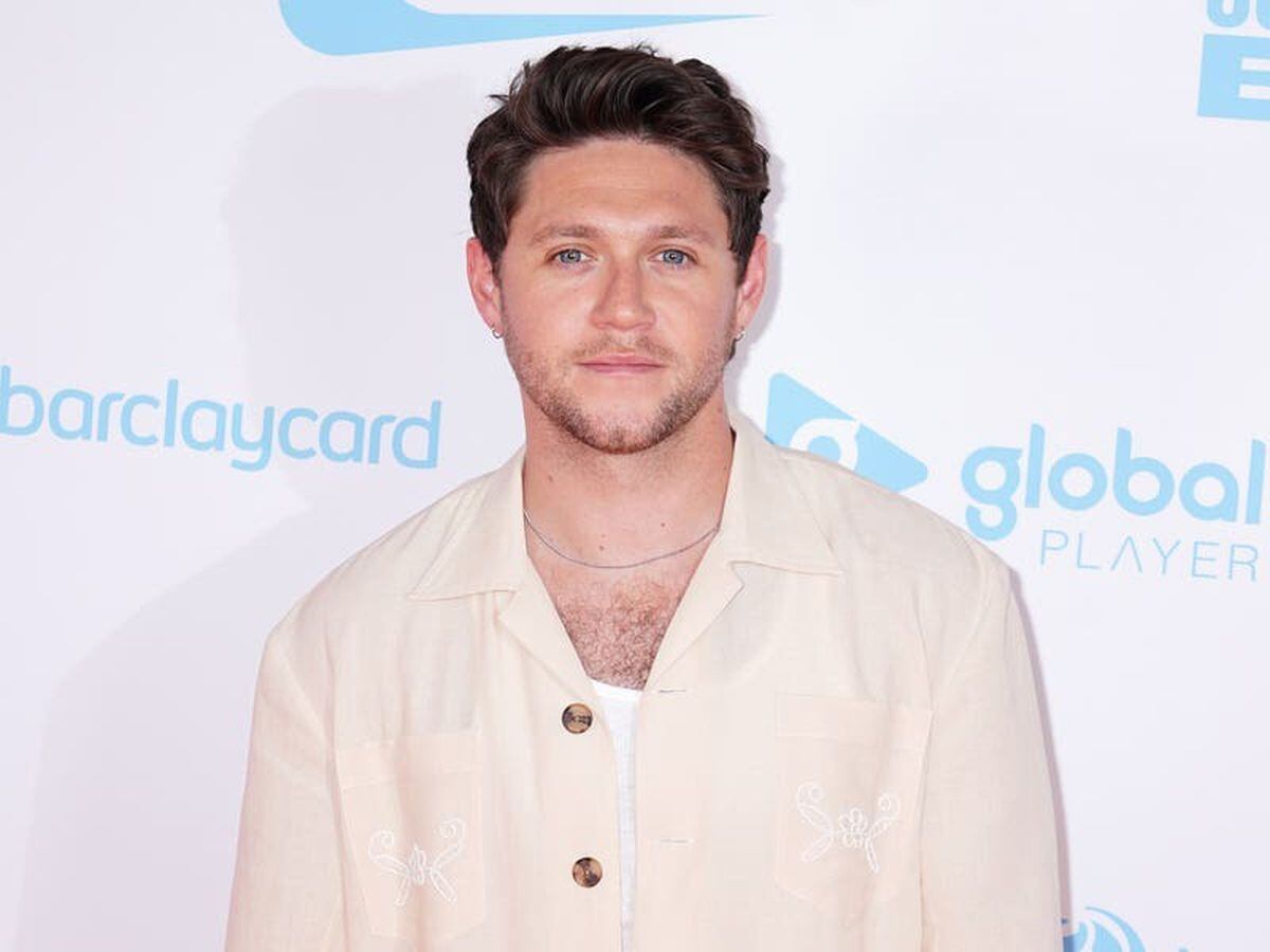 Niall Horan joins latest episode of Trainspotting With Francis ...