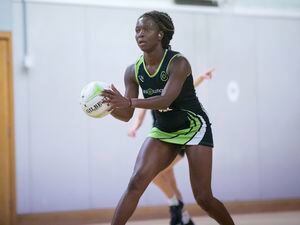 Picture by Peter Frankland. 22-09-21 Netball - Resolution IT Green v Specsavers Lightening B.. (30012121)