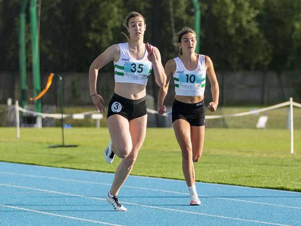 Isabelle Lowe (No. 35) made an impressive debut over 400m in Chelmsford. (Picture by Luke Le Prevost, 31157699)
