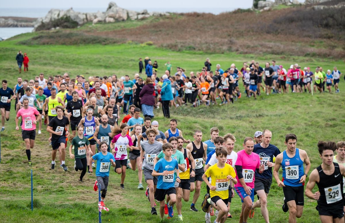 The first race over the Doyle Loop drew a record FNB Cross-Country League entry of nearly 190 runners. (Picture by Andrew Le Poidevin, 31446449)