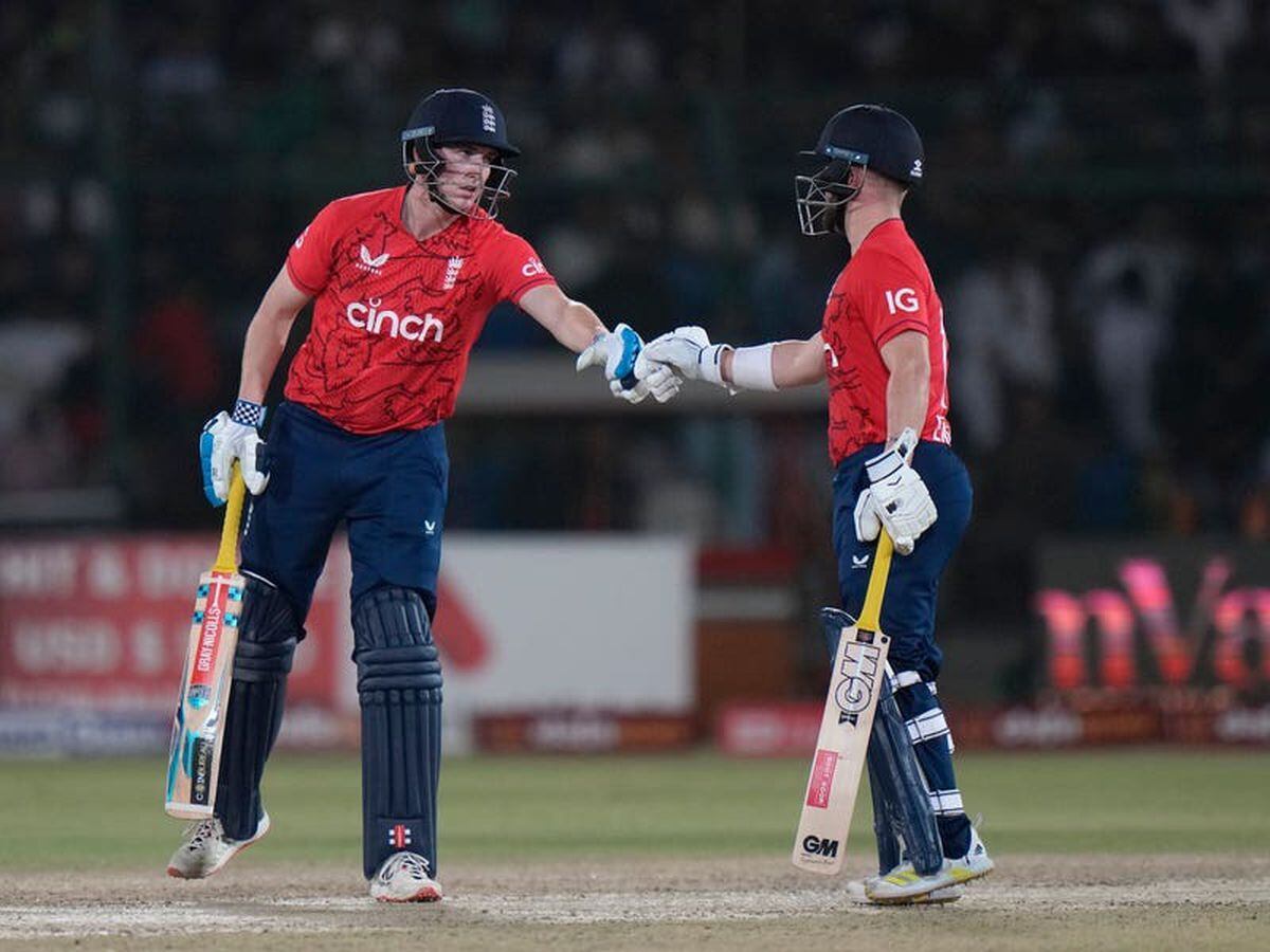 Harry Brook and Ben Duckett impress as England set Pakistan 222 to win