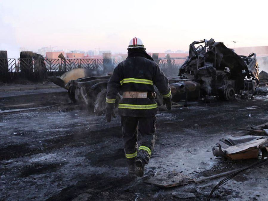 Firefighters Killed In Blast Following Truck And Car Collision In ...