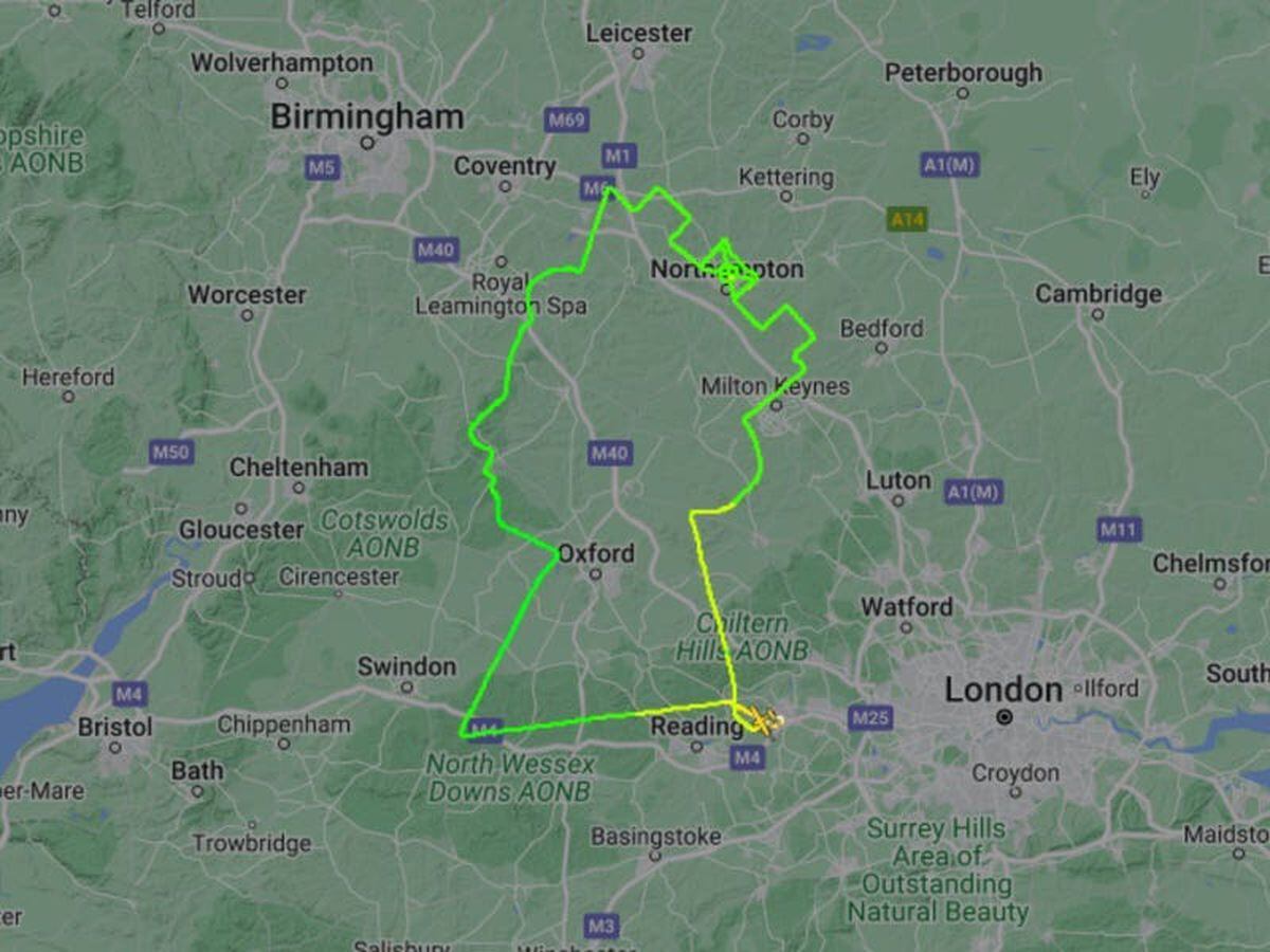 Pilot creates world’s largest portrait of Queen on two-hour flight for charity