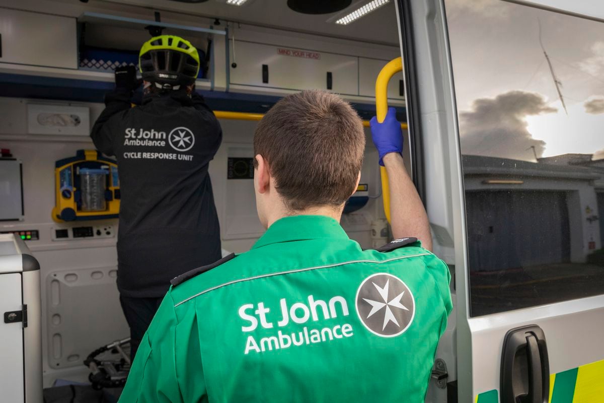 St John Ambulance first-aiders. (29147531)