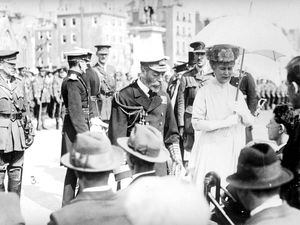 July 1921..The local Officer Training Corps (background) provide the Guard of Honour for the visit of King George V and Queen Mary. (30484972)
