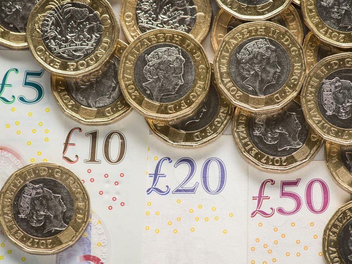 Average earners £500 worse off despite Government aid say economists