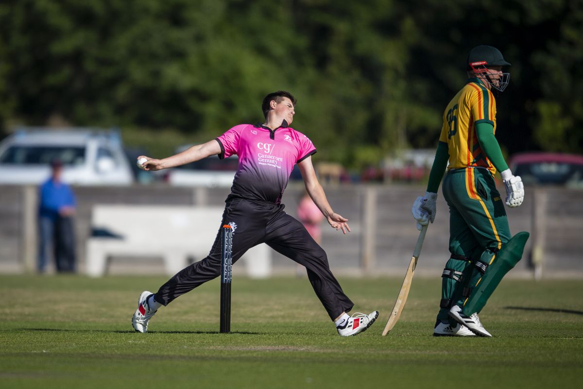 Luke Bichard in delivery stride for Griffins on his comeback from injury against Irregulars. (Picture by Luke Le Prevost, 30955115)