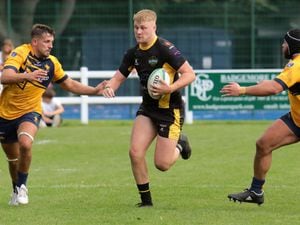Tom Teasdale started at fly-half for Raiders at Henley, but an injury has ruled him out of the Sevenoaks game. (Picture by Mike Marshall, 32490581)