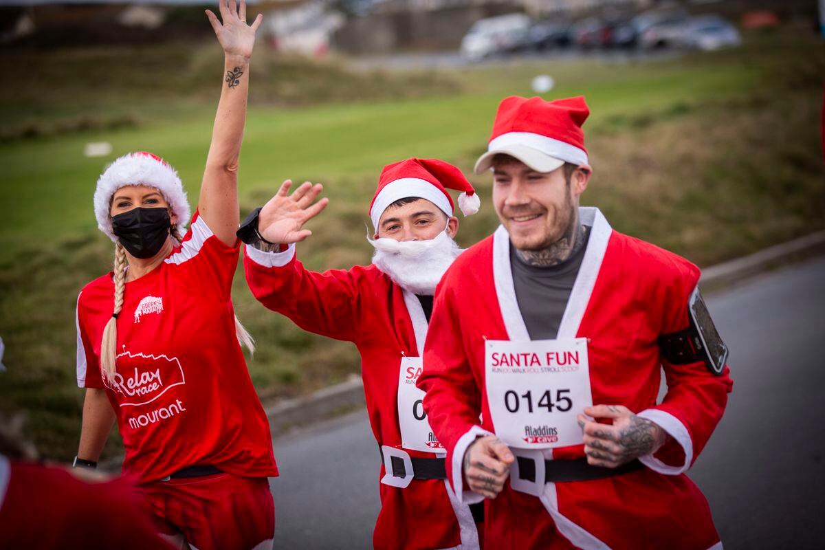 Hundreds of Santas will be running from Pembroke to Town on Sunday for Aid Reaching Children.  (Picture by Sophie Rabey, 31551823)