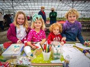 Picture by Sophie Rabey.  11-12-21.  GROW Ltd Christmas Fayre at new Avondale Vinery Site.  Christmas Crafts L-R Georgia Lawrence (7), Brooke Mathews (6), Milly Lawrence (4) and Taylor Mathews (8). (30297547)