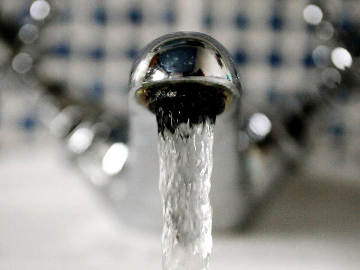 Government has shown lack of leadership in regulating water industry, peers say
