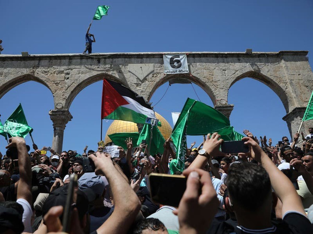 Dozens hurt as Palestinians and Israeli police clash at Al ...