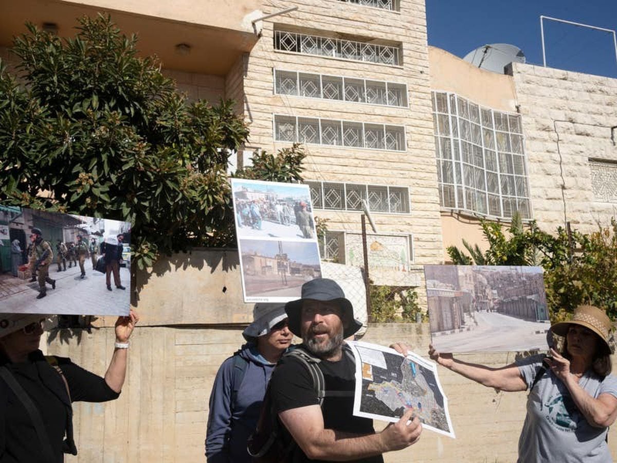 Israeli Peace Activists In Show Of Solidarity With Palestinians In West ...