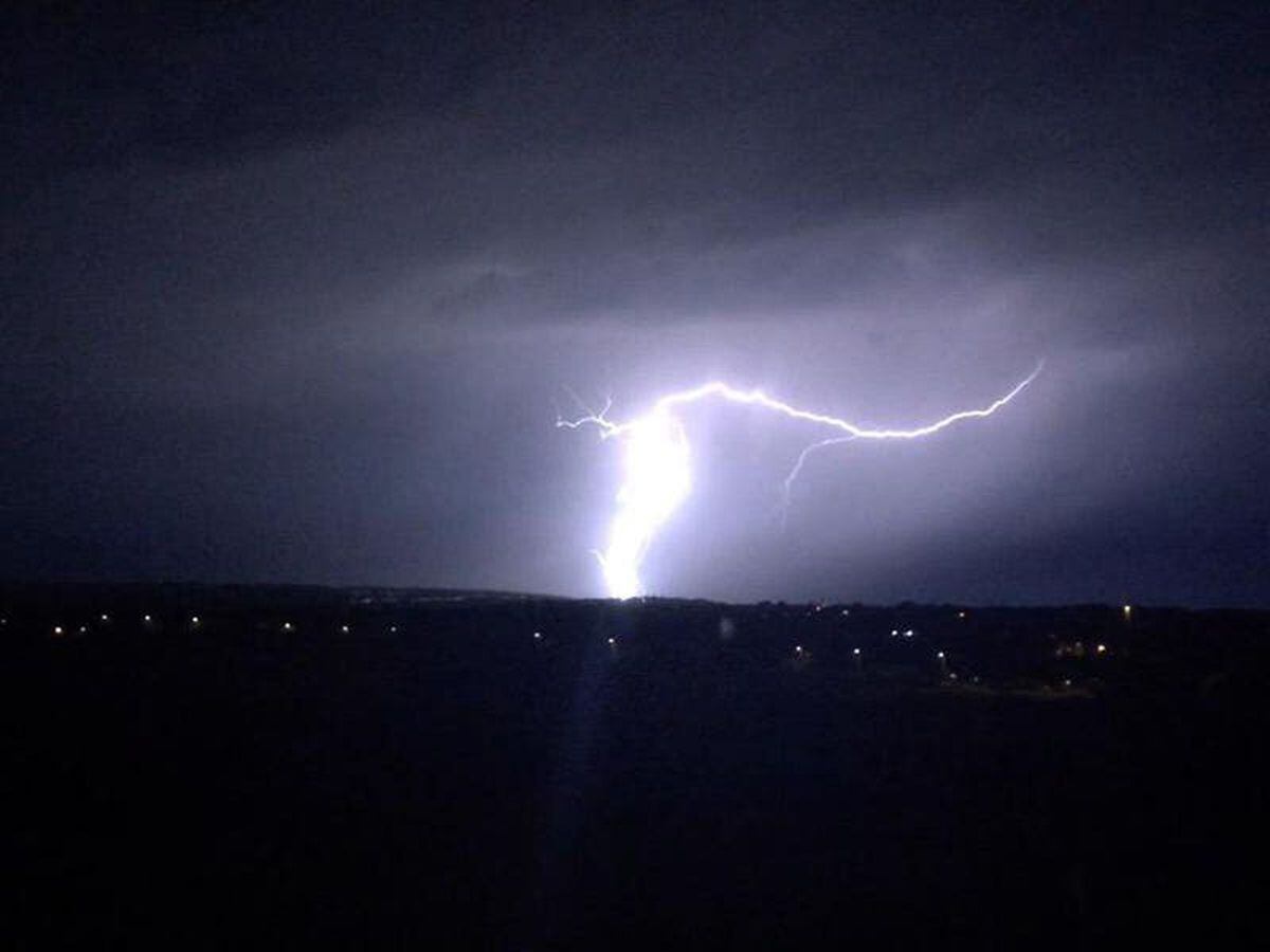 Thunderstorms to hit England on Thursday as Met Office issues weather warning