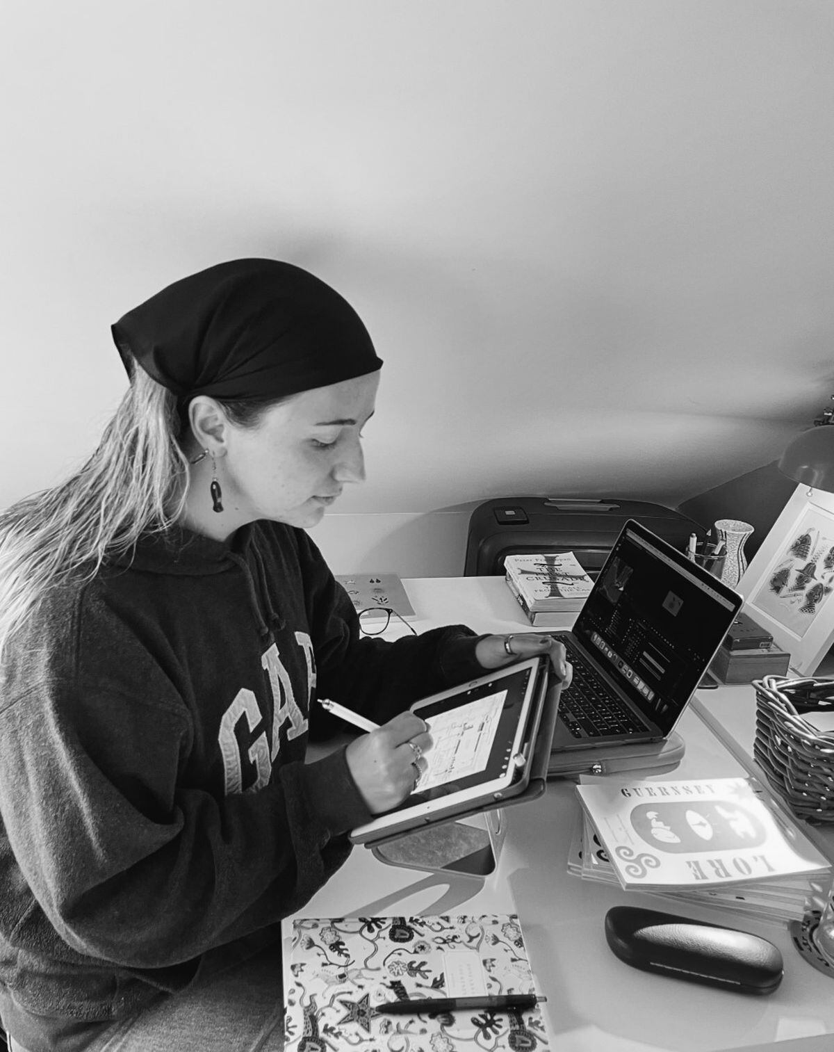 Roseanna Courtney working in her studio. (31398462)