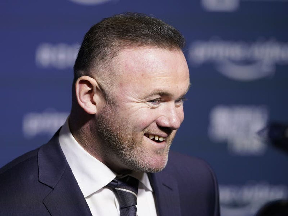 Wayne Rooney believes Manchester United need to give club's next