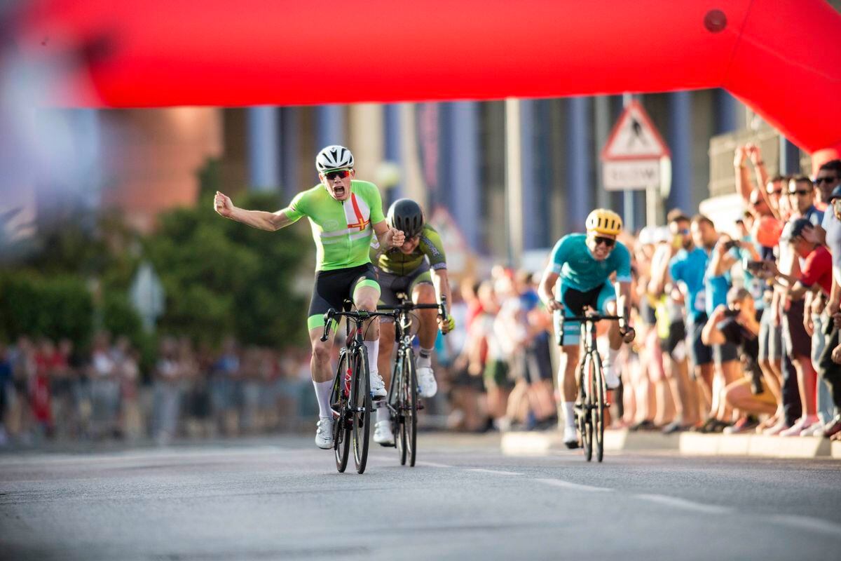 Sam Culverwell roars with delight as he wins gold in the men's criterium. (Picture By Peter Frankland, 25165140)